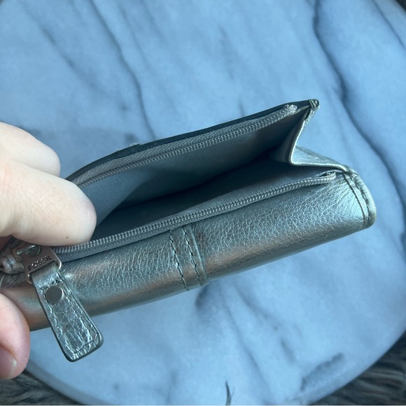 Fossil Maddox Multifunctional Trifold Wallet - Picture 16 of 16